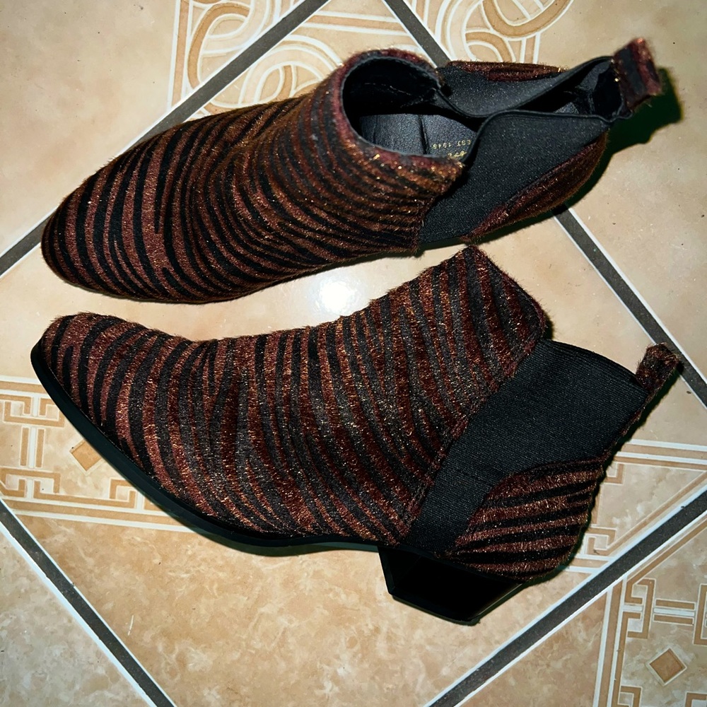 Brown Zebra Booties 🦓